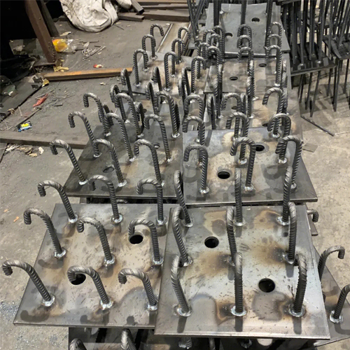 图纸中如何确定抚顺预埋件的位置？